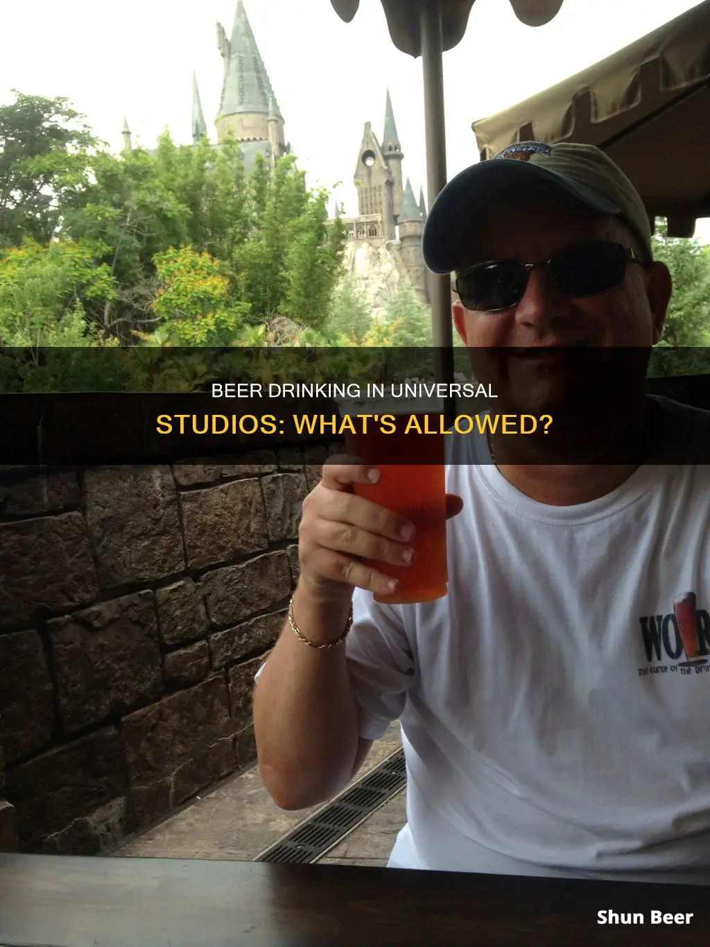 can you drink beer in universal studios